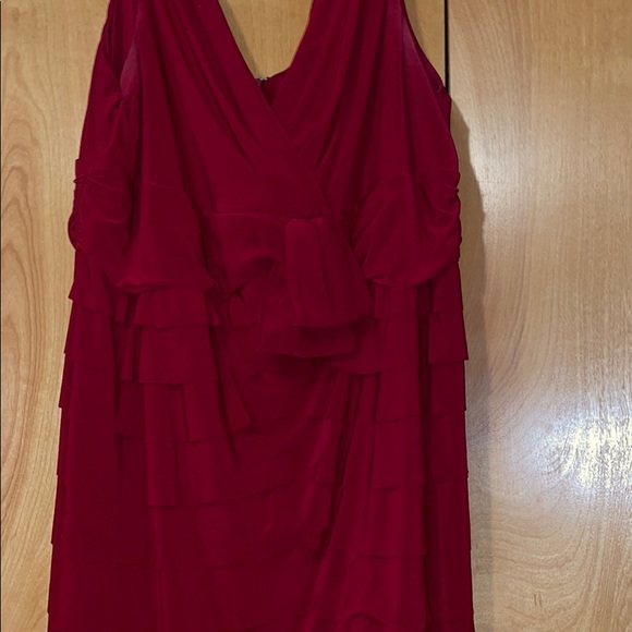 Maroon midi dress - Picture 2 of 3